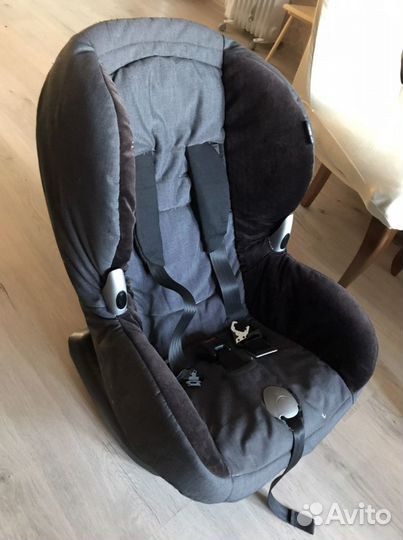 Автокресло Maxi-Cosi Priori