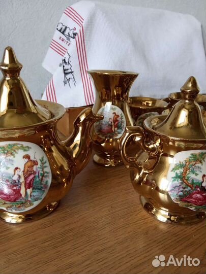 Два чайно -кофейных сервиза