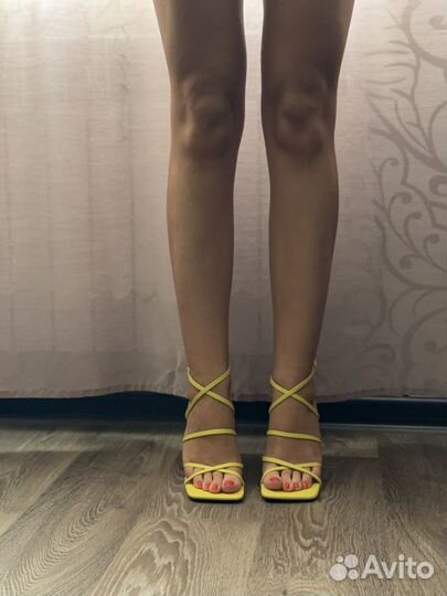 Босоножки Zara