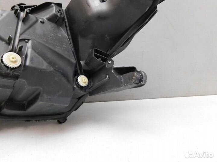 Фара правая Toyota Camry