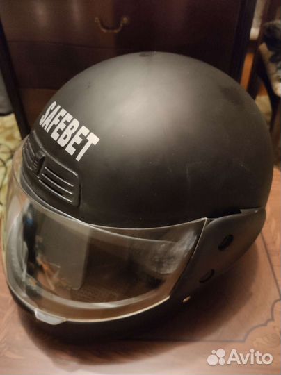 Мотоциклетный шлем закрытый