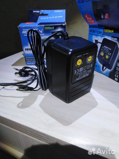 Универсальный блок питания от 1.5 до 12 v