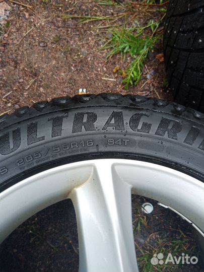 Goodyear Ultragrip Ice Arctic 205/55 R16