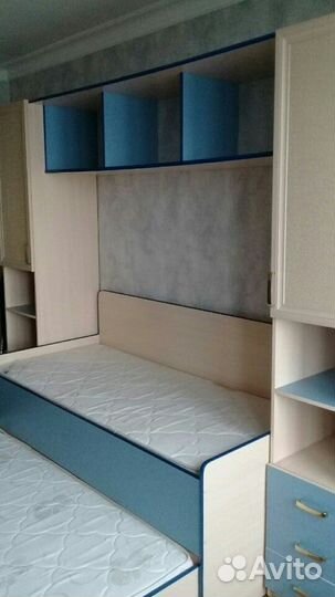 Кровать двухярусная выдвижная со шкафами