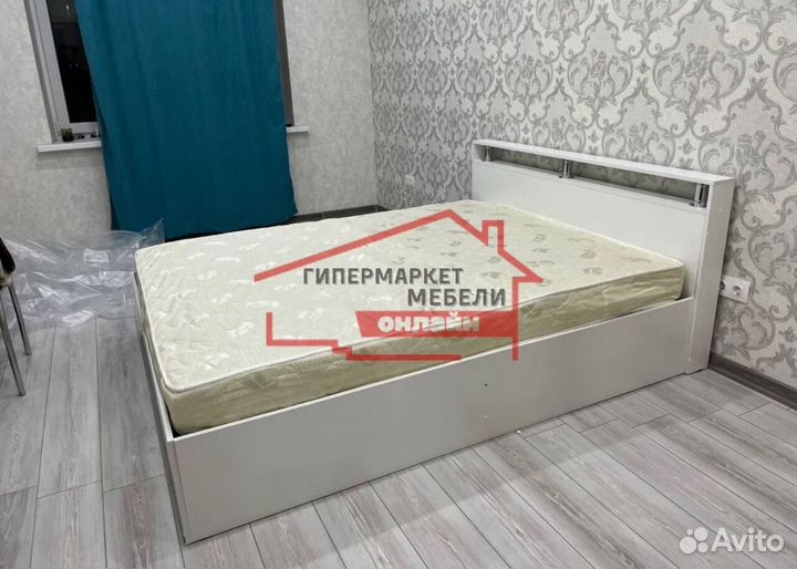 Кровать двуспальная