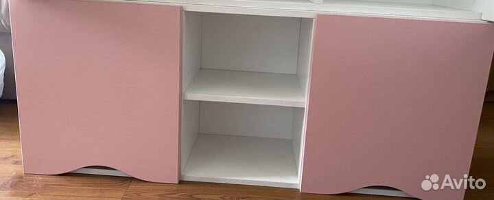 Полка/ ящики над столом