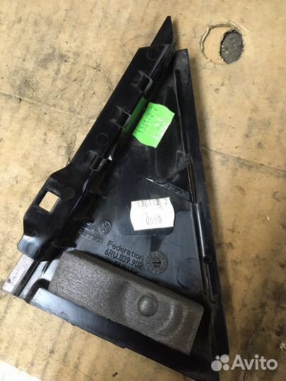 Уголок задней правой двери Volkswagen Polo