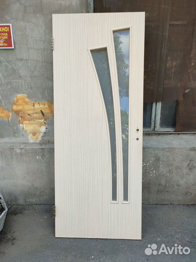Дверь межкомнатная со стеклом бу