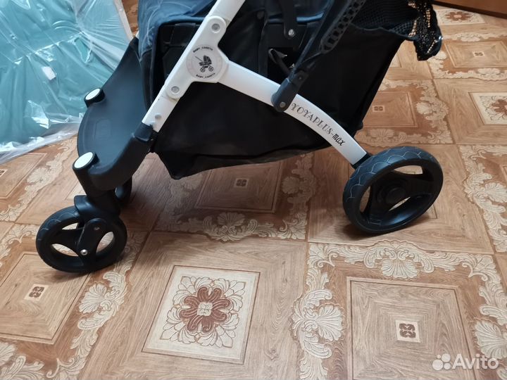 Коляска yoyaplus-max