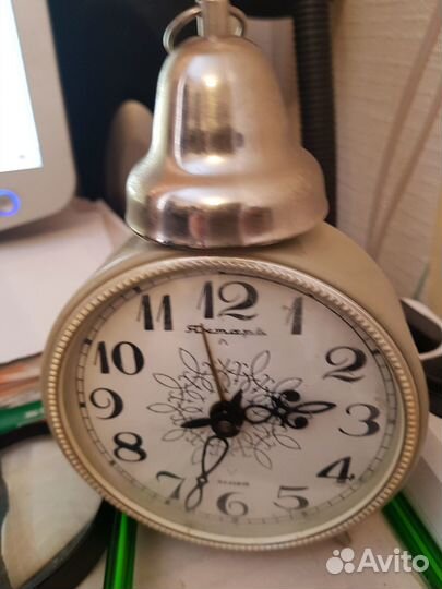 Будильник механический Янтарь СССР