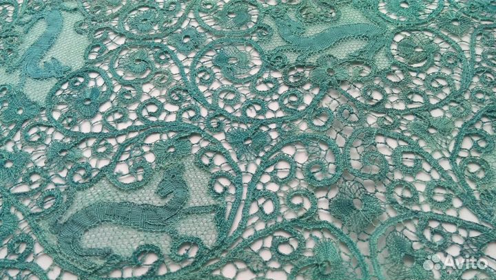 Редкое цветное кружево ручной работы на 11 персон
