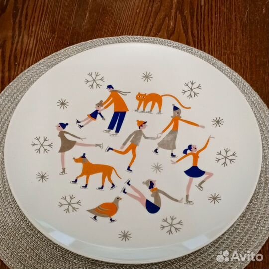 Подарочная фарфоровая тарелка пик диаметр 24