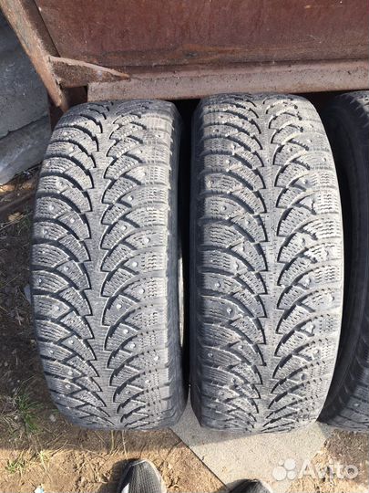 Nokian Tyres Hakkapeliitta 4 215/60 R16