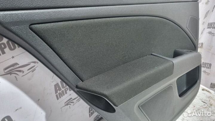 Обшивка двери задняя левая Skoda Superb 3T cdab