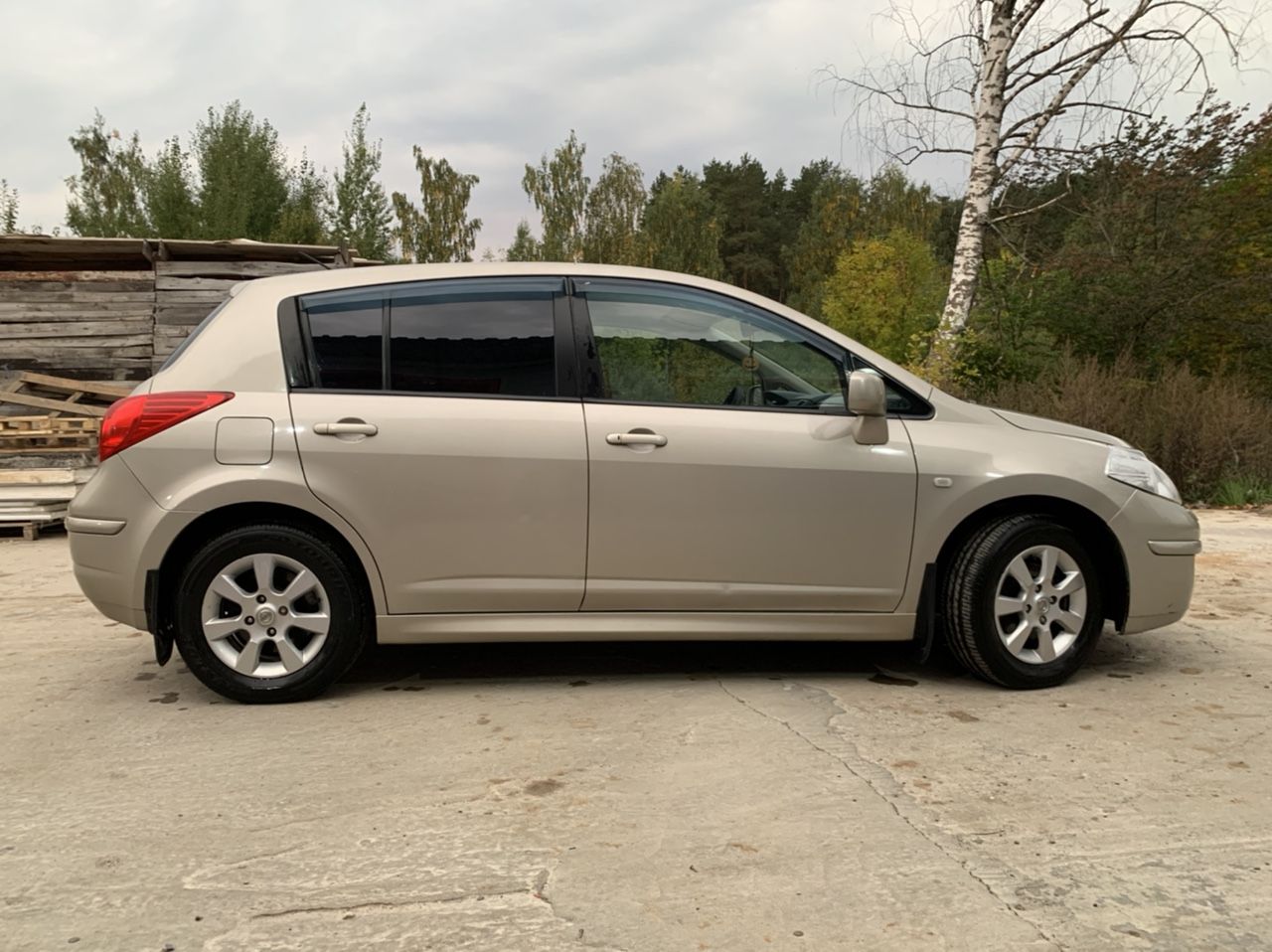 Nissan Tiida: фото владельца
