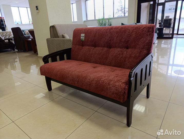 Диван Ретро орех Массив Сосны 126х81х86