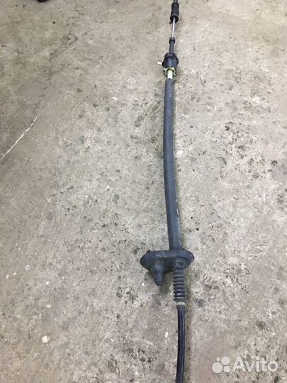 Трос стояночного тормоза Merecedes w245