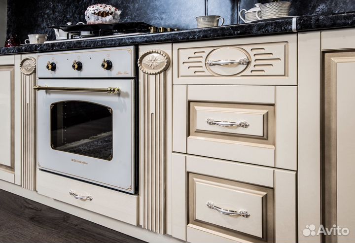 Кухня угловая Верона 3,9*1,6 крем в наличии