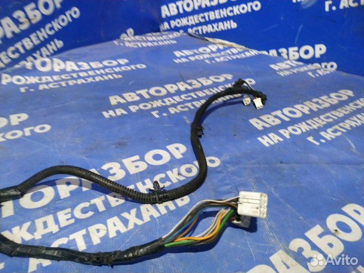 Проводка двери Chevrolet Niva внедорожник 2123