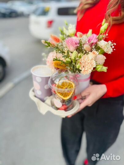 Клубника в шоколаде в стакане / Сцветами