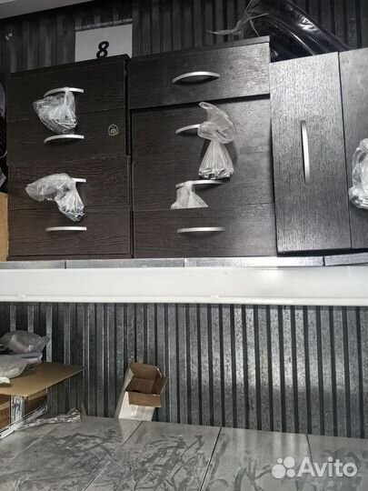 Мебель офисная столы, стулья, тумбы