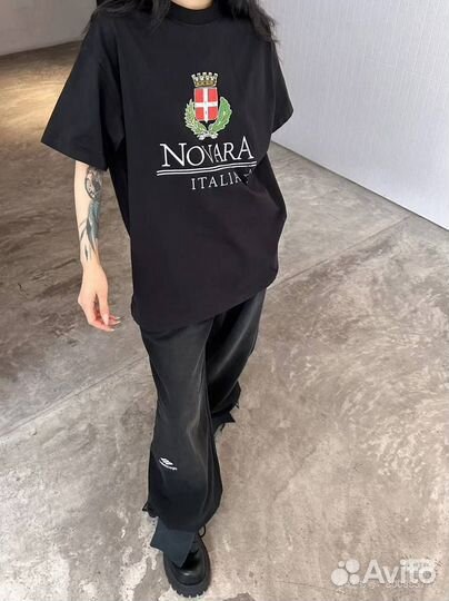 Футболка. Balenciaga новинка 2025