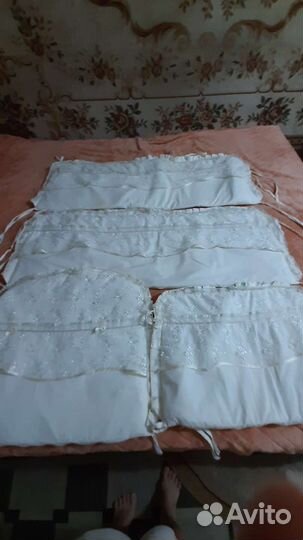 Бортики в кроватку с балдахином