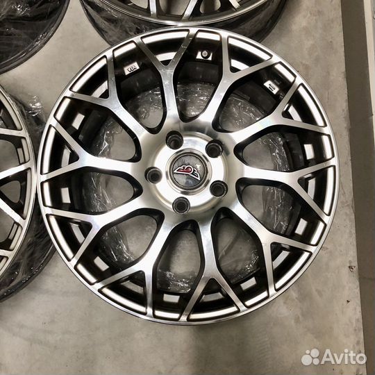 Диски Makina isotta R 17 / 114.3 / 7 J / ET 53