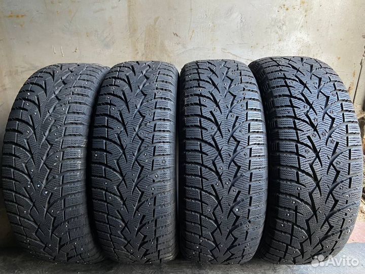 Toyo Observe G3-Ice 215/60 R16