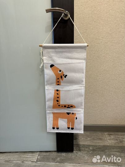 Органайзер подвесной для детской в стиле сканди
