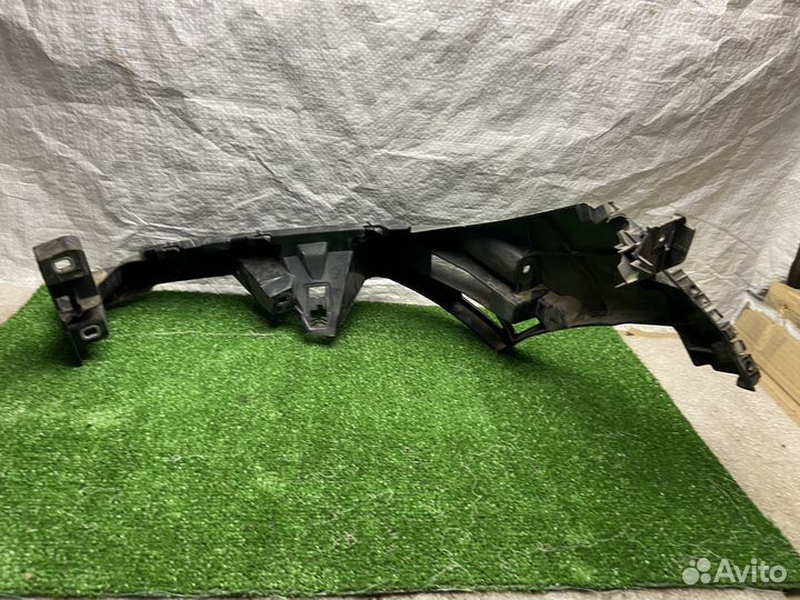 Кронштейн фары правый mercedes w166