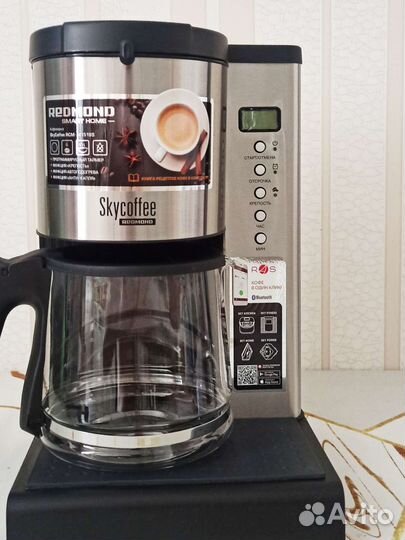 Новая кофеварка Redmond RCM-М1519S