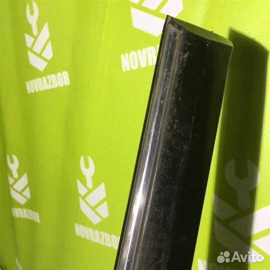 Молдинг задней правой двери бмв Е28