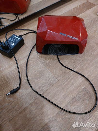 Уф лампа для ногтей