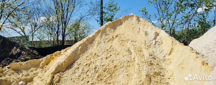 Песок с доставкой от 5-15 тонн