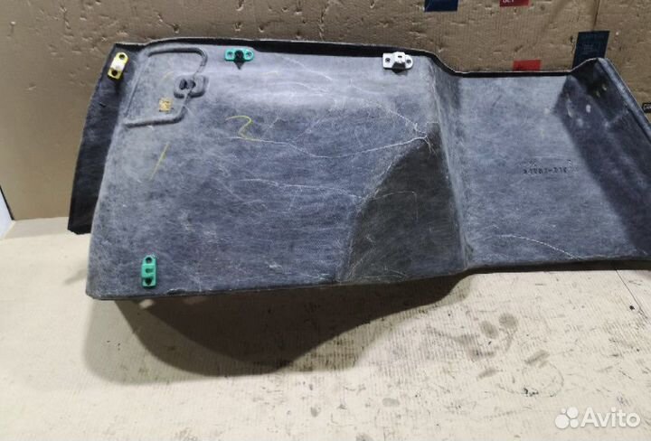 Обшивка багажника toyota caldina st210