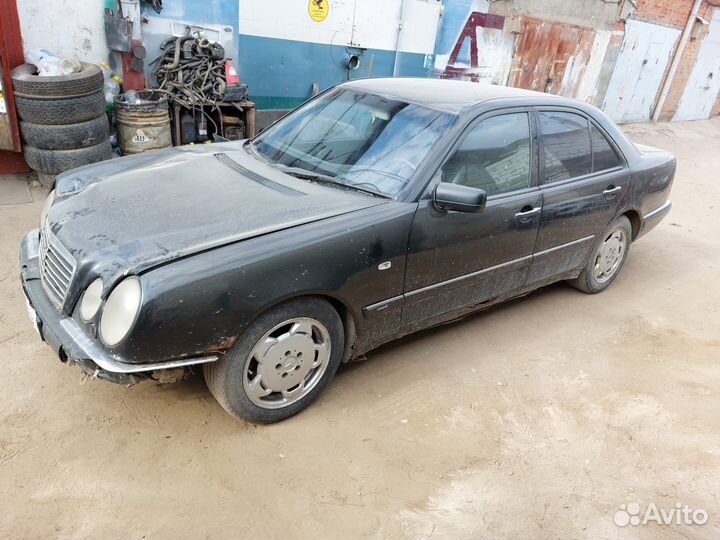 Запчасти на Mercedes W210 2.8