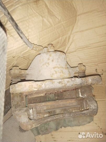 Суппорт передний левый Hyundai Elantra XD 1.6 2000