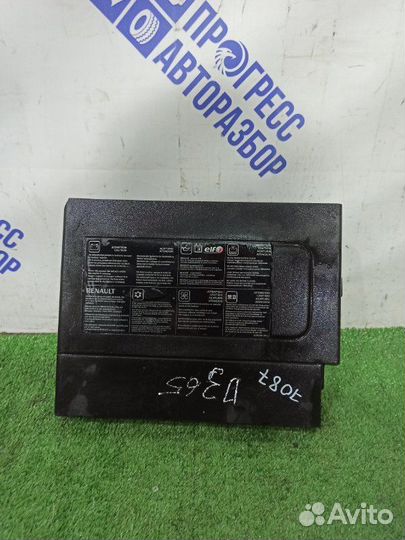 Крышка аккумулятора Renault Megane 3 хэтчбек 1.5