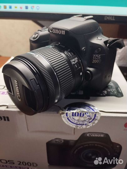 Зеркальный фотоаппарат canon EOS 200D