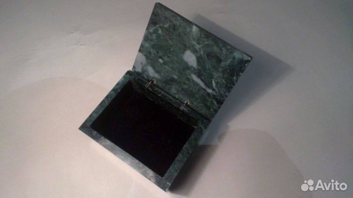 Шкатулка для ювелирных украшений из камня