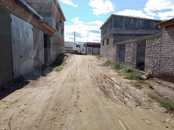 Гараж, > 30 м²