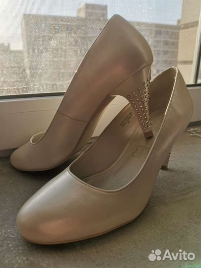 Туфли женские 38 размер бежевые
