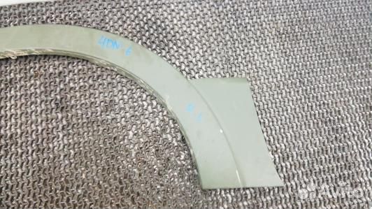 Молдинг крыла переднего левого mitsubishi pajero 4