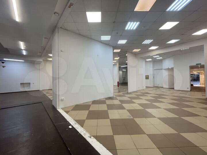 Помещение свободного назначения, 305 м²