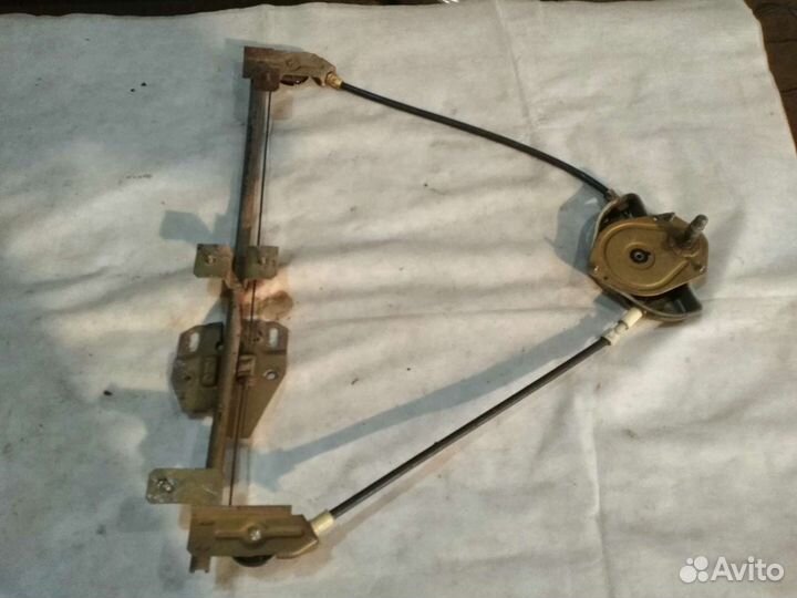 Стекло-подъемник мех. правый Ваз-2108, Ваз-2113