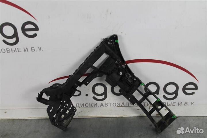 Крепеж заднего бампера левый Volvo XC90 2014-2019