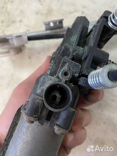 Стеклоподъемник передний левый Renault Megane 2