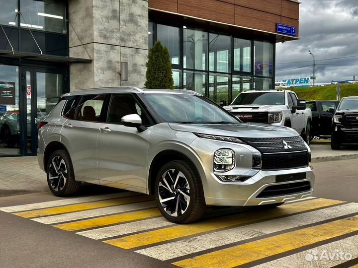 Mitsubishi Outlander, 2023