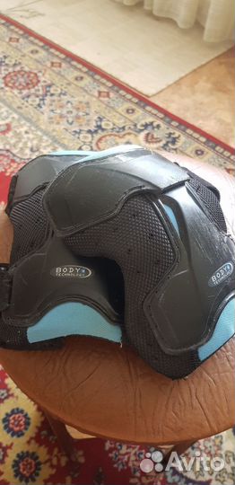 Комплект защиты для катания на роликовых коньках